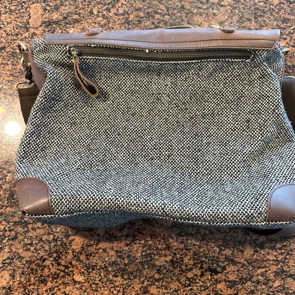Anthropologie Jesslyn Blake Messenger Bag - Picture 2 of 3